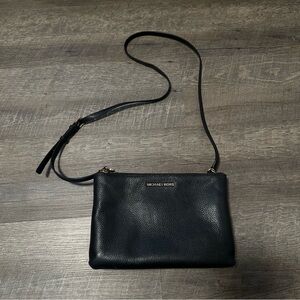 Michael Kors Elegant Black Crossbody Bag